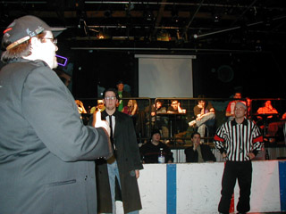 dans le coin gauche...