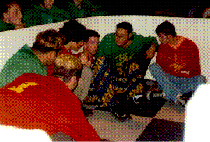 Hey! Y'a tu mme quequ'un qui joue?